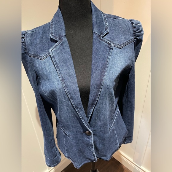 Jean jacket - Picture 2 of 6